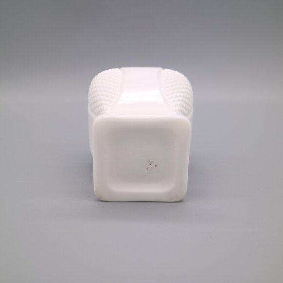 Vintage Milk Glass Single Salt Pepper Shaker - Picture 4 of 6